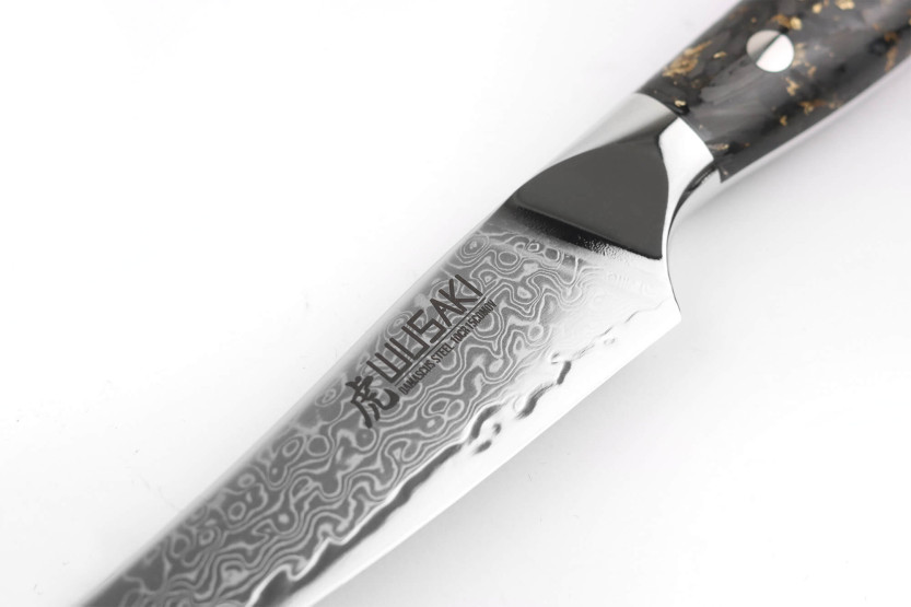 Faca para bife Wusaki Sakin Damascus 10Cr 13cm com cabo em fibra de carbono e folha de ouro