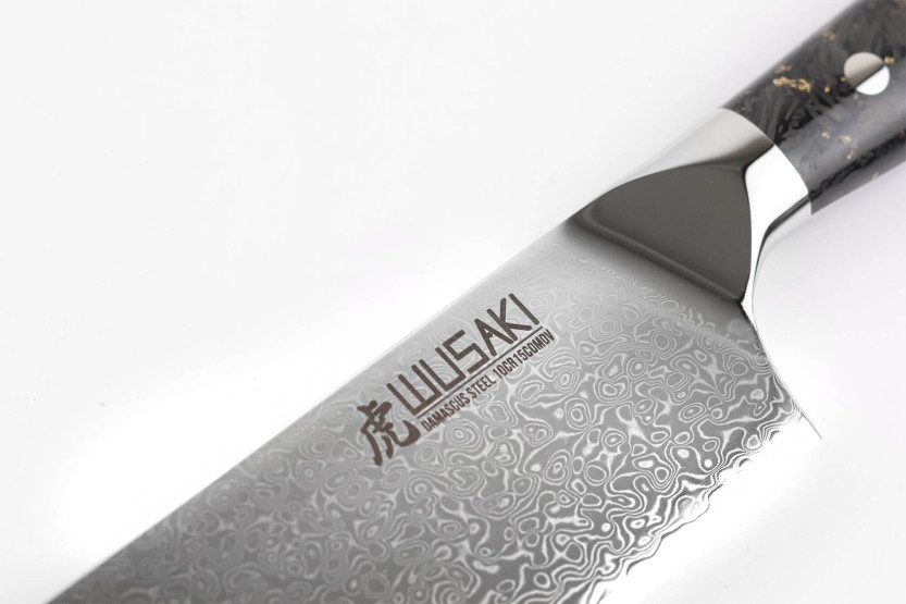 Wusaki Sakin Damascus 10Cr 17 cm nakiri-kniv med håndtag i kulfiber og bladguld
