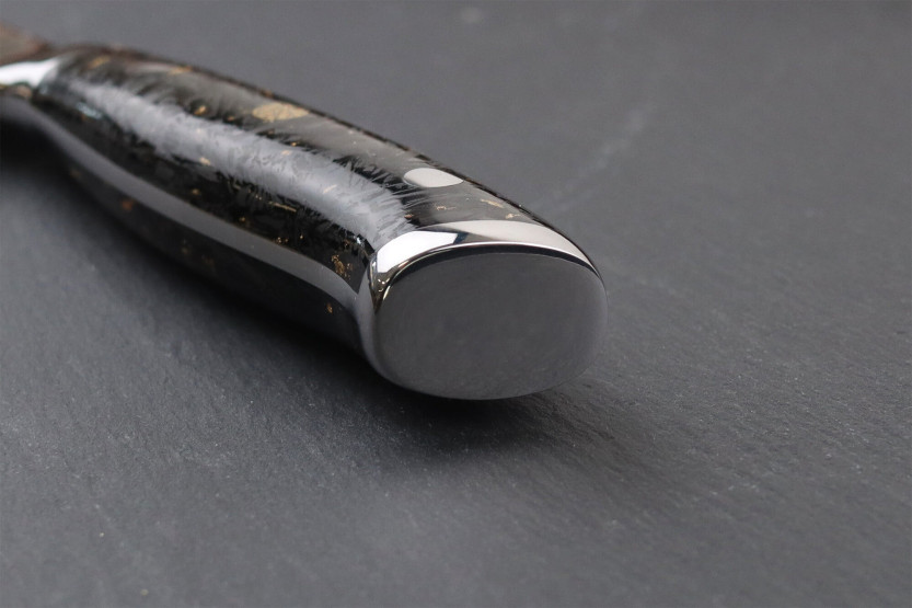 Cuchillo Utilitario Wusaki Sakin Damasco 10Cr 15cm Fibra de Carb ono y Mango de Hoja de Oro
