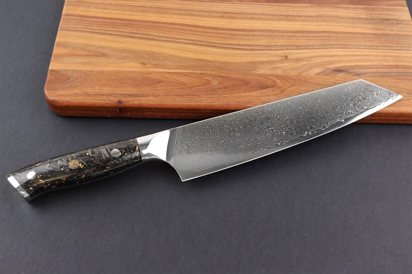 Wusaki Sakin Damascus 10Cr 20cm kiritsuke knife with carbon fiber and gold leaf handle