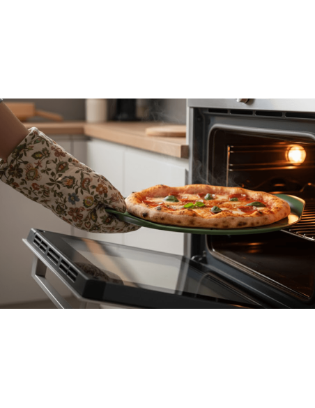 Cookut Le Formidable pizza pan with fern pizza cutter