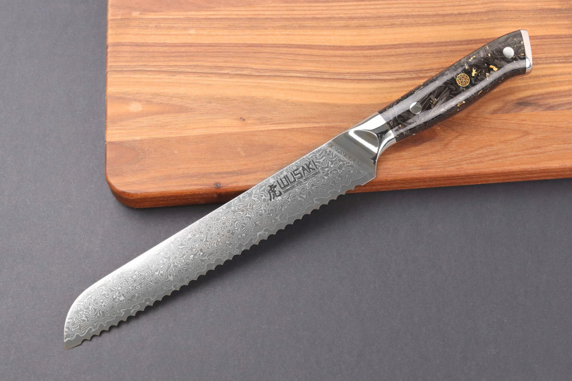 Brotmesser Wusaki Sakin Damaskus 10Cr 20cm Griff aus Kohlefaser und Blattgold