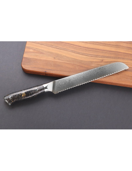 Wusaki Sakin Damascus 10Cr 20cm leipäveitsi hiilikuitukahvalla ja lehtikullalla varustettuna