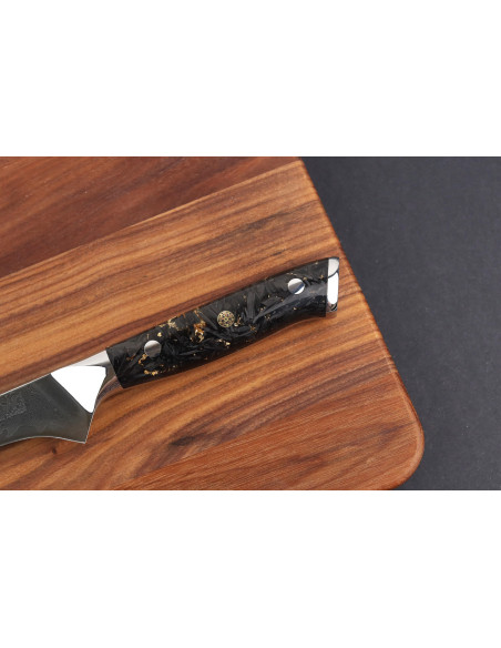 Wusaki Sakin Damascus 10Cr 15cm uitbeenmes met koolstofvezel en bladgoud handvat