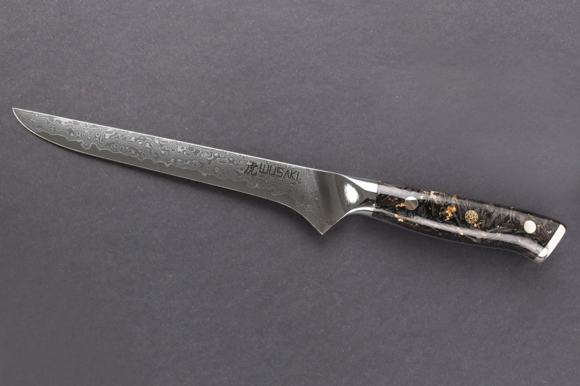 Wusaki Sakin Damascus 10Cr 15 cm udbeningskniv med håndtag i kulfiber og bladguld
