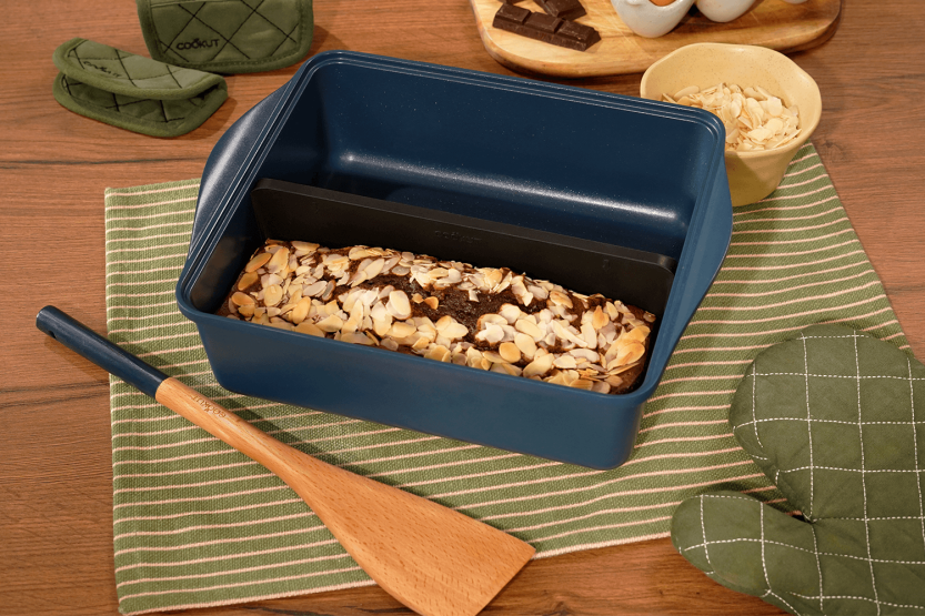 The incredible Cookut blueberry adjustable baking dish