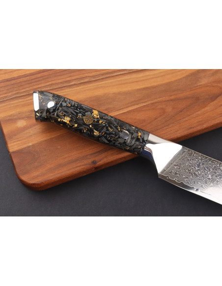 Wusaki Sakin Damascus teurastusveitsi 10Cr 22cm hiilikuitukahva, jossa on kullanvärinen lehtiä
