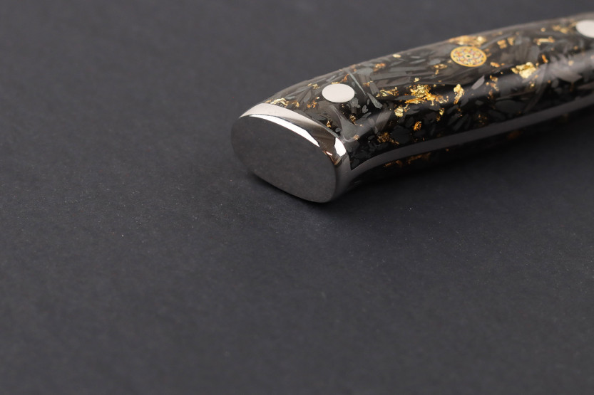 Faca de talhante Wusaki Sakin Damascus 10Cr 22cm cabo em fibra de carbono com folha de ouro