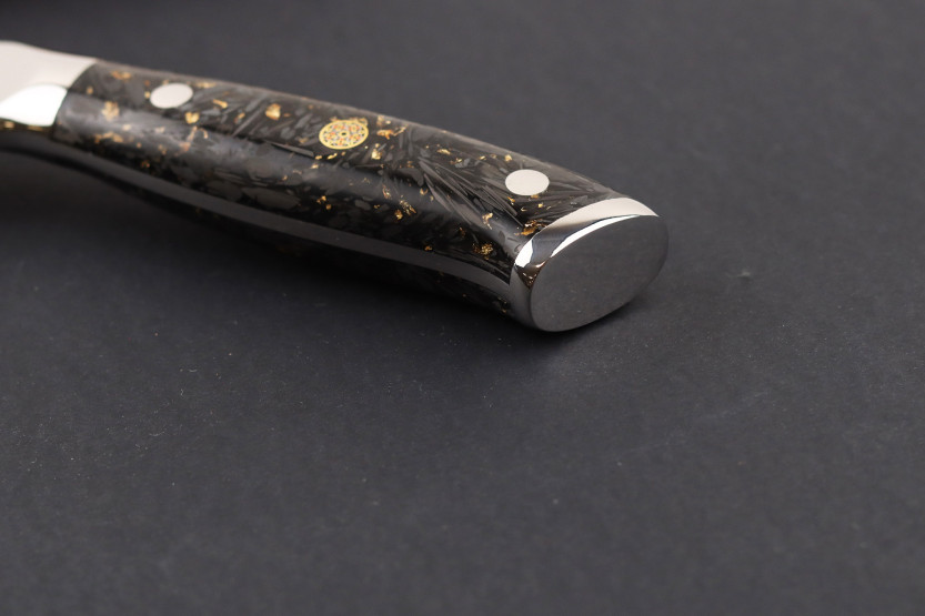 Wusaki Sakin Damascus 10Cr 25 cm forskærerkniv med kulfiberhåndtag og bladguld