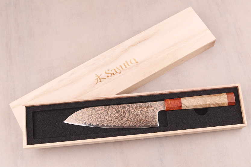 Santokukniv 18 cm Sayuto Damaskus lønn 12Cr