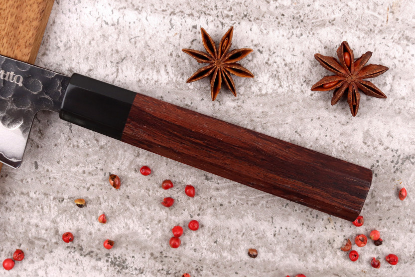 Faca honesuki martelada Sayuto Sequoia San Mai de 15 cm