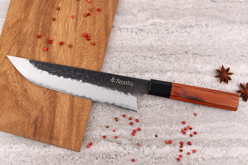 Faca martelada Sayuto Sequoia San Mai sakimaru 20cm