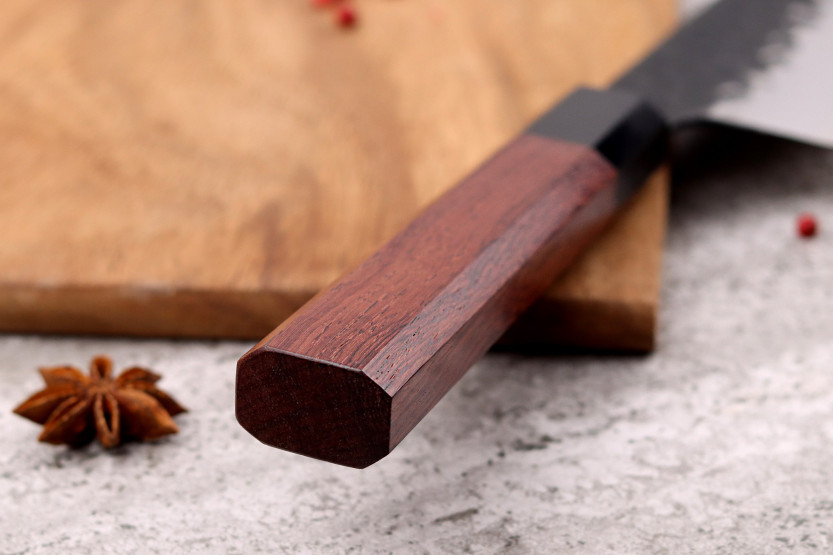 Faca de cozinha martelada Sayuto Sequoia San Mai 21cm