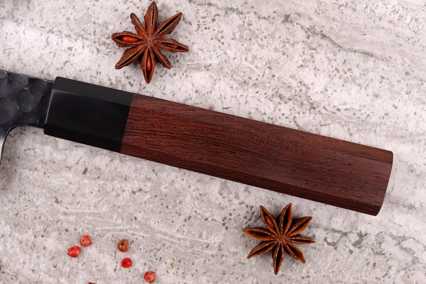 Sayuto Sequoia San Mai hamret kokkekniv 21 cm
