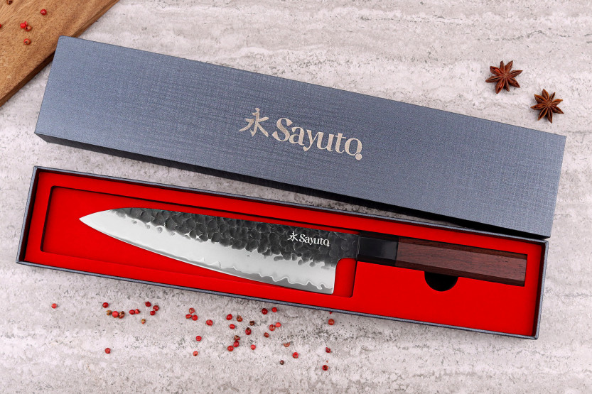 Coltello da chef martellato Sayuto Sequoia San Mai 21 cm