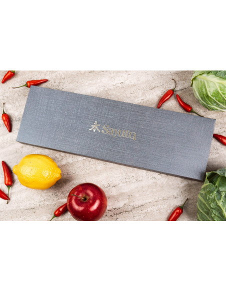 Knivset med 2 Sayuto Sequoia San Mai Santoku + Paringsknivar knivar