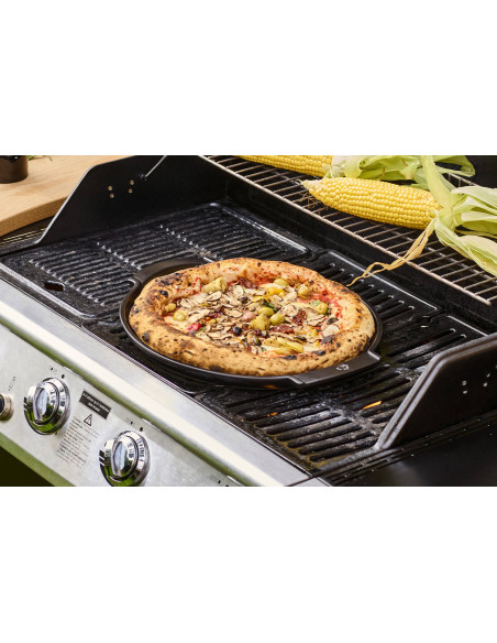 Piastra per pizza nera Peugeot "Grill to table" in ceramica - 34 cm