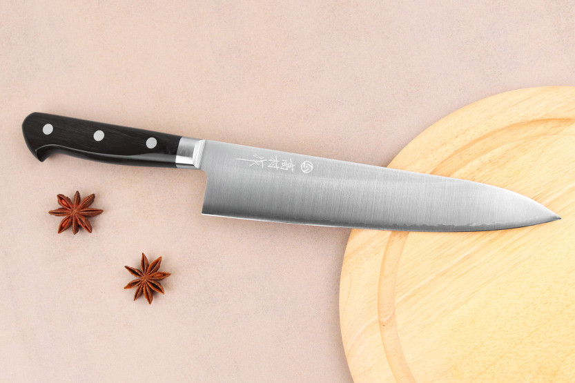 Faca de chef japonesa artesanal Takamura VG10 polida, de 21 cm