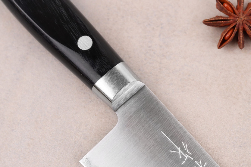 Coltello da chef giapponese artigianale Takamura VG10 lucido, 21 cm