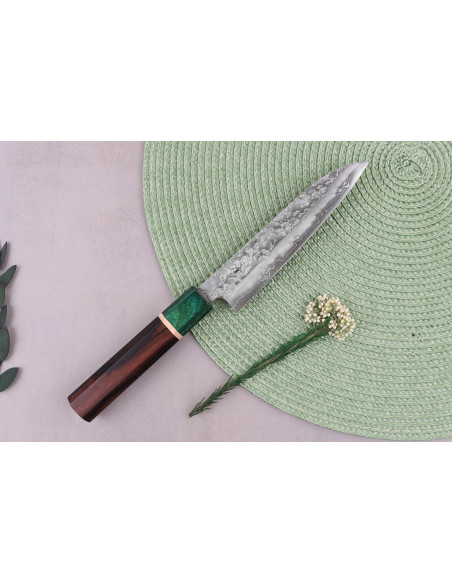 Cuchillo universal japonés artesanal de 13,5 cm de Makoto Kurosaki, modelo Samidorizuki SGStrix
