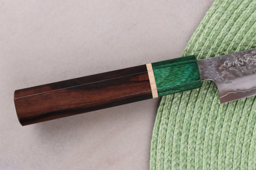 Coltello universale giapponese artigianale Makoto Kurosaki Samidorizuki SGStrix da 13,5 cm