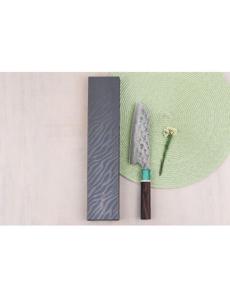 Cuchillo santoku japonés artesanal de 16,5 cm de Makoto Kurosaki Samidorizuki SGStrix