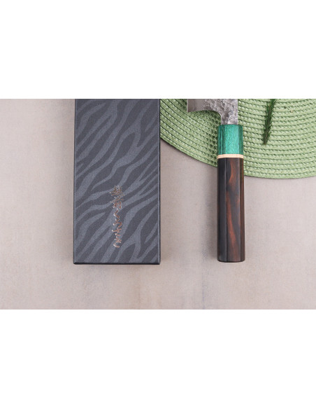 Cuchillo santoku japonés artesanal de 16,5 cm de Makoto Kurosaki Samidorizuki SGStrix