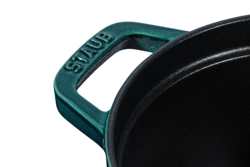 Oval gryta från Staub i emaljerat gjutjärn, La Mer
