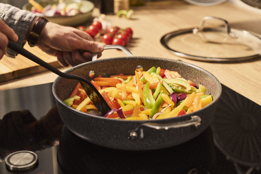 Ballarini Salina stekepanne med non-stick-belegg, 28 cm, 2 håndtak og glasslokk