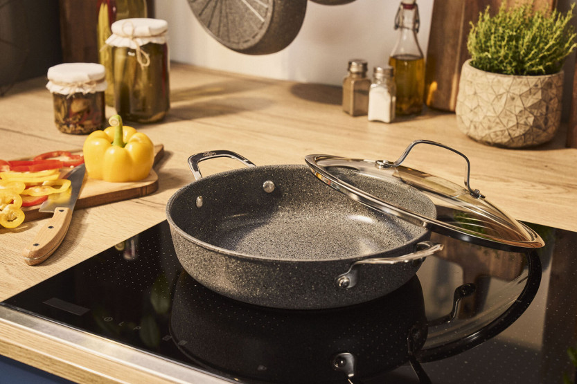 Ballarini Salina stekpanna med non-stick-beläggning, 28 cm, 2 handtag och glaslock