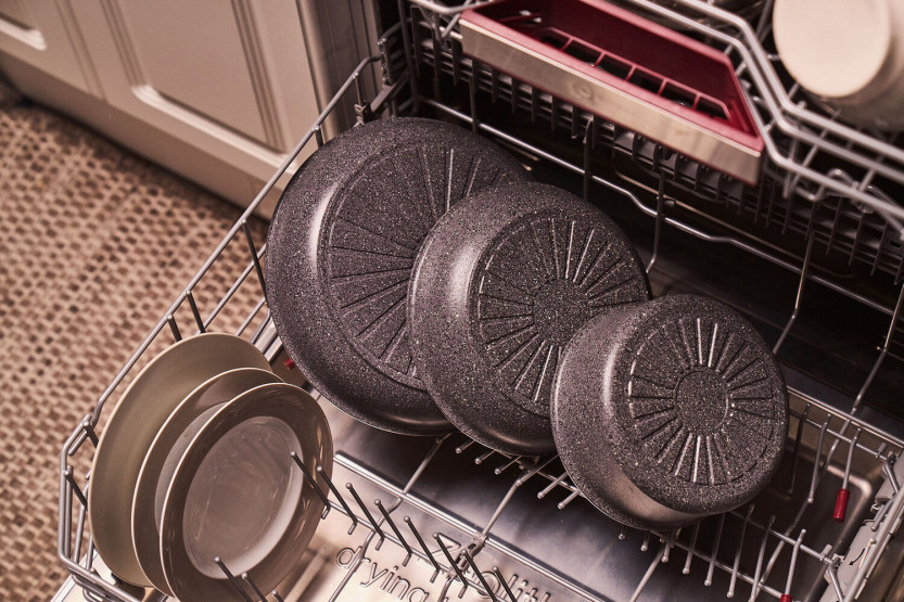 Set da cucina Ballarini Torre da 3 pezzi: 1 padella da 24 cm + 1 padella da 28 cm + 1 manico rimovibile