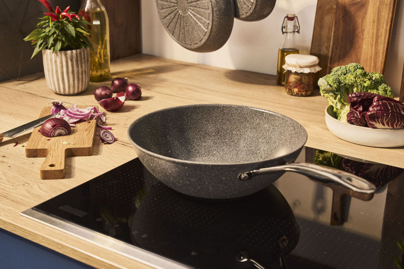 Ballarini Salina 30 cm:n alumiininen tarttumaton wok