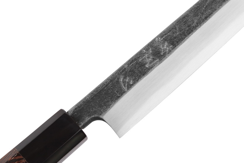 Cuchillo yanagiba japonés artesanal Hatsukokoro Shirasagi de 24 cm con mango de wengué
