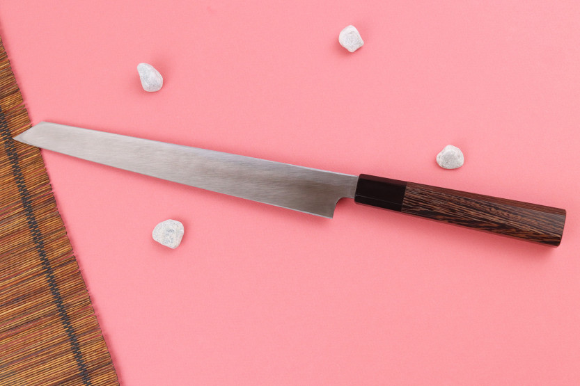 Handgemaakt Japans yanagiba kiritsuke-mes van 27 cm van Hatsukokoro Shirasagi met een handvat van wengé