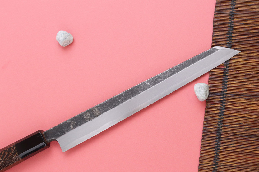 Håndlavet japansk yanagiba kiritsuke-kniv, 24 cm, fra Hatsukokoro Shirasagi, med wengé-skaft