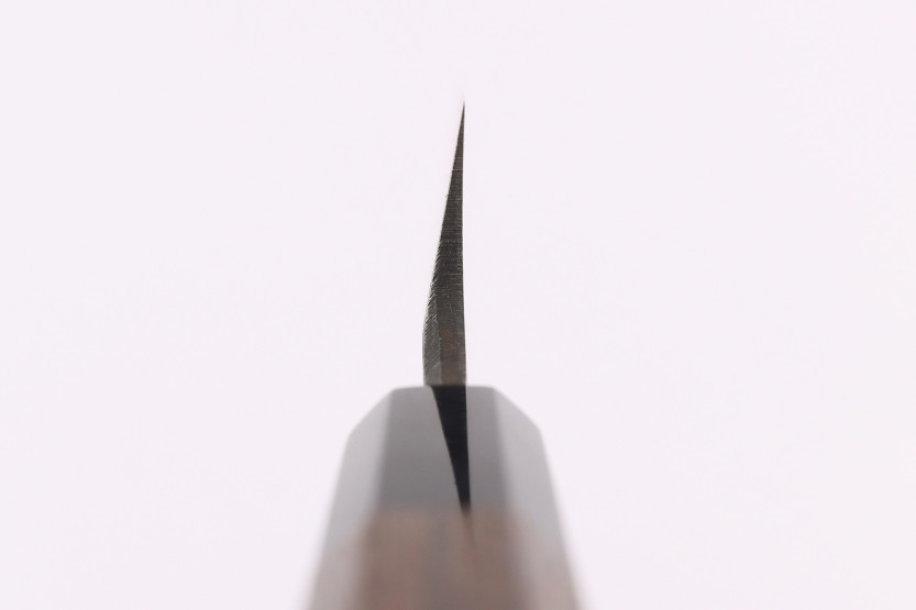 Faca gyuto assimétrica de 21 cm, artesanal japonesa da marca Hatsukokoro Shirasagi, com cabo em wengué