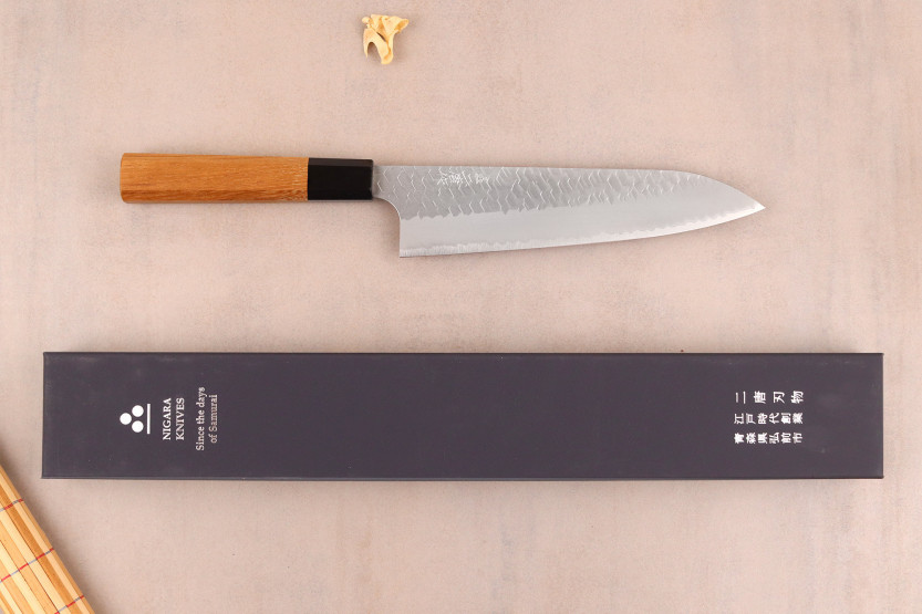 Håndlaget japansk kok kek niv, 20 cm, Nigara Hamono Migaki Tsuchime SG2, teak