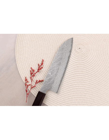 Faca santoku japonesa artesanal de 17 cm da Nigara Hamono, com acabamento Tsuchime e lâmina damascada VG10