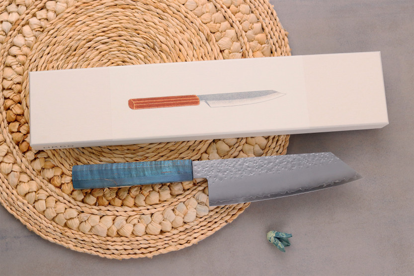 Faca Bunka japonesa artesanal Hado Shiosai VG10 de 17 cm com cabo azul