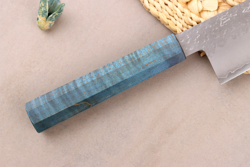 Håndlavet japansk Bunka -kniv, 17 cm, Hado Shiosai VG10, med blåt skaft