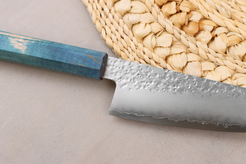 Håndlaget japanskko-bunka -kniv, 13 cm, Hado Shiosai VG10, blått skaft