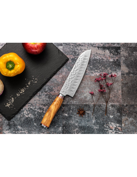 Wusaki Damascus santoku mes 10Cr met granton snede 18cm olijfhouten handvat
