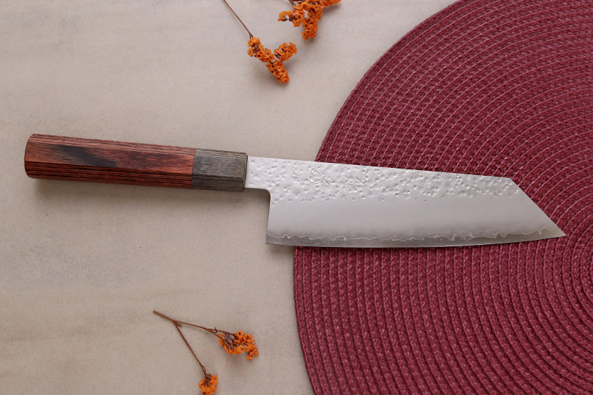 Coltello Bunka giapponese artigianale Hado Shiosai da 17 cm, lama in acciaio VG10, manico in legno di pakka