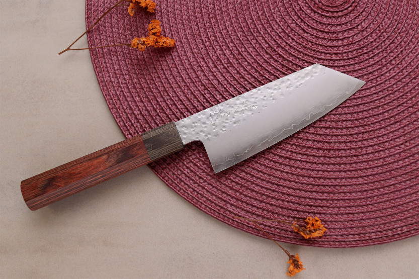Handgjord japanskko-bunka -kniv, 13 cm, Hado Shiosai VG10, med handtag av pakka-trä