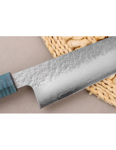 Coltello kiritsuke giapponese artigianale Hado Shiosai VG10 da 20 cm con manico blu