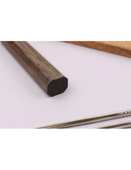 16 cm långt japanskt nakiri-kniv, handgjort av Wusaki Hikari SLD med bubinga-handtag