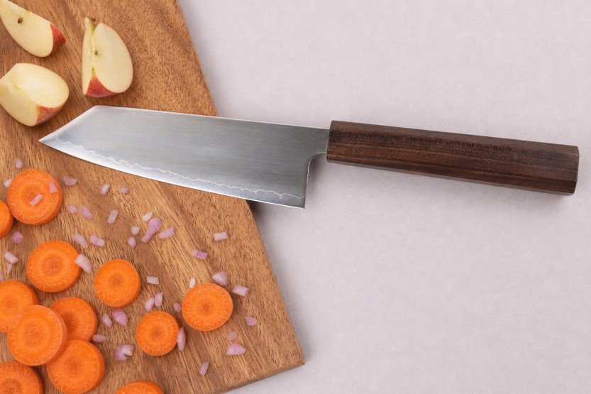 Handgemaakt Japans santoku-mes (kiritsuke) van 17,5 cm, Wusaki Hikari SLD, met bubinga-heft