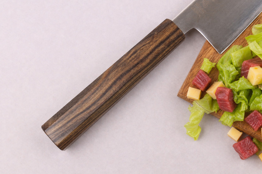 Handgefertigtes japanisches Santoku-Messer (17 cm) von Wusaki Hikari SLD mit Bubinga-Griff
