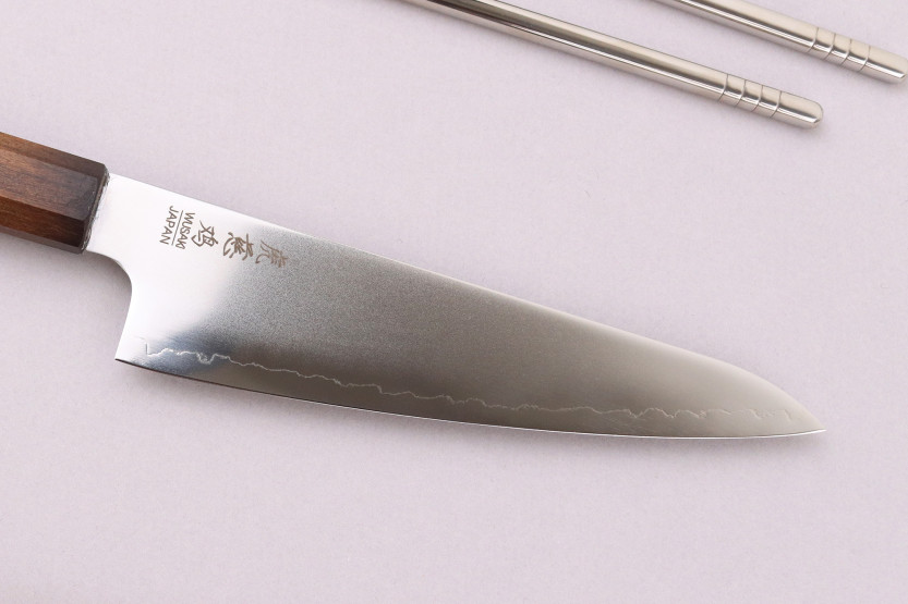 Faca santoku japonesa artesanal Wusaki Hikari SLD de 15 cm com cabo em bubinga