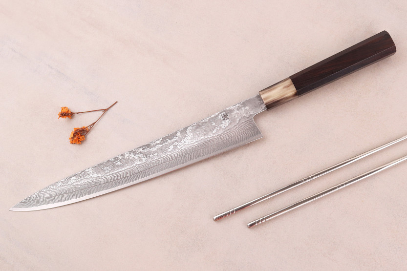 Handgemaakt Japans sujihiki -mes van 27 cm, Shigeki Tanaka, SG2, Kurozome, Damascus-staal, ebbenhout